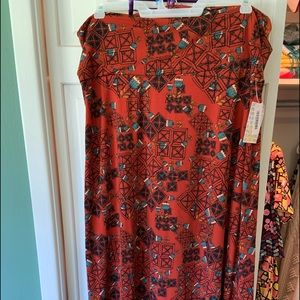 Lularoe 3x maxi skirt, burnt red patterned